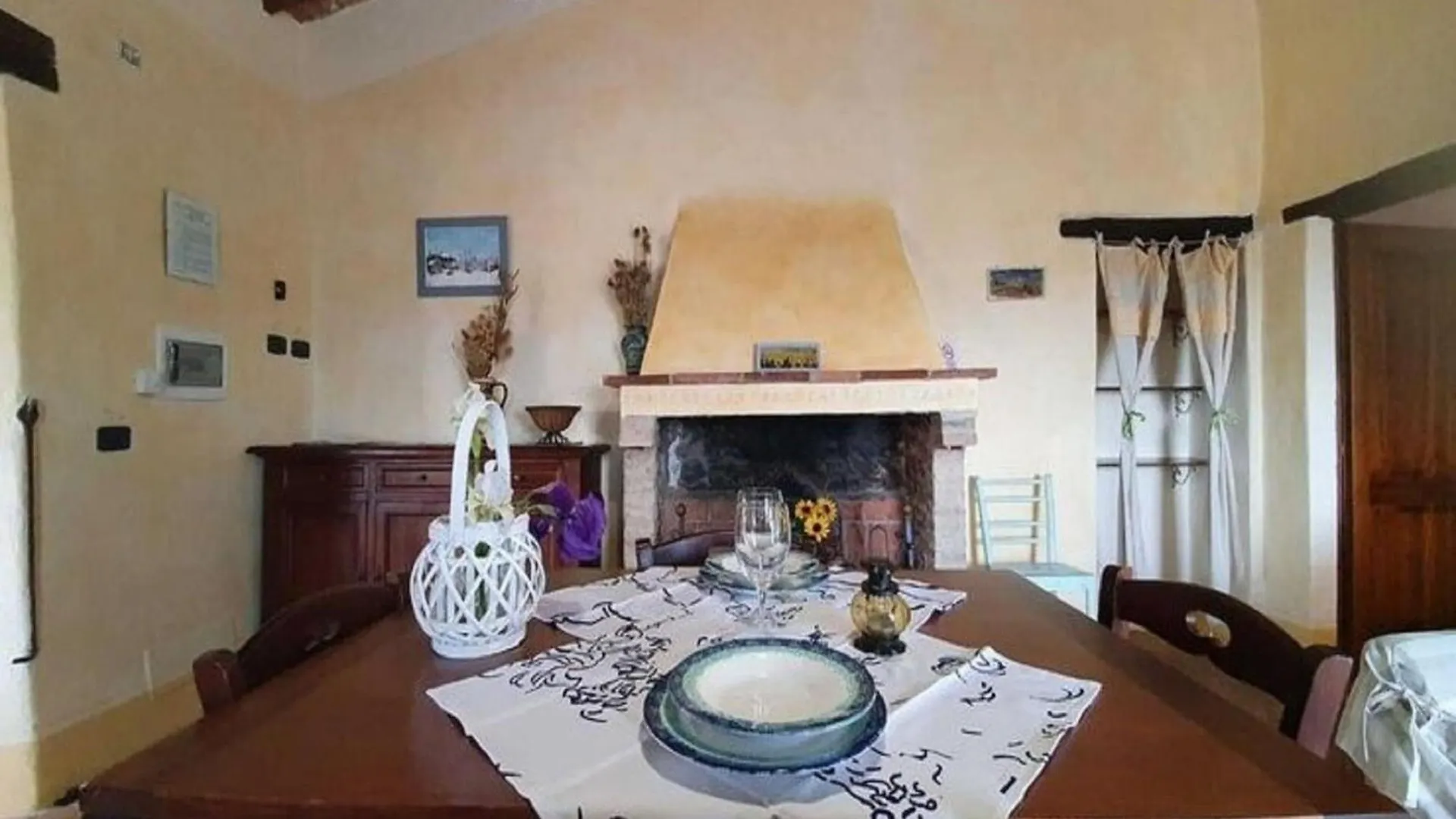 Pleasant Holiday Home In Seggiano With Private Terrace