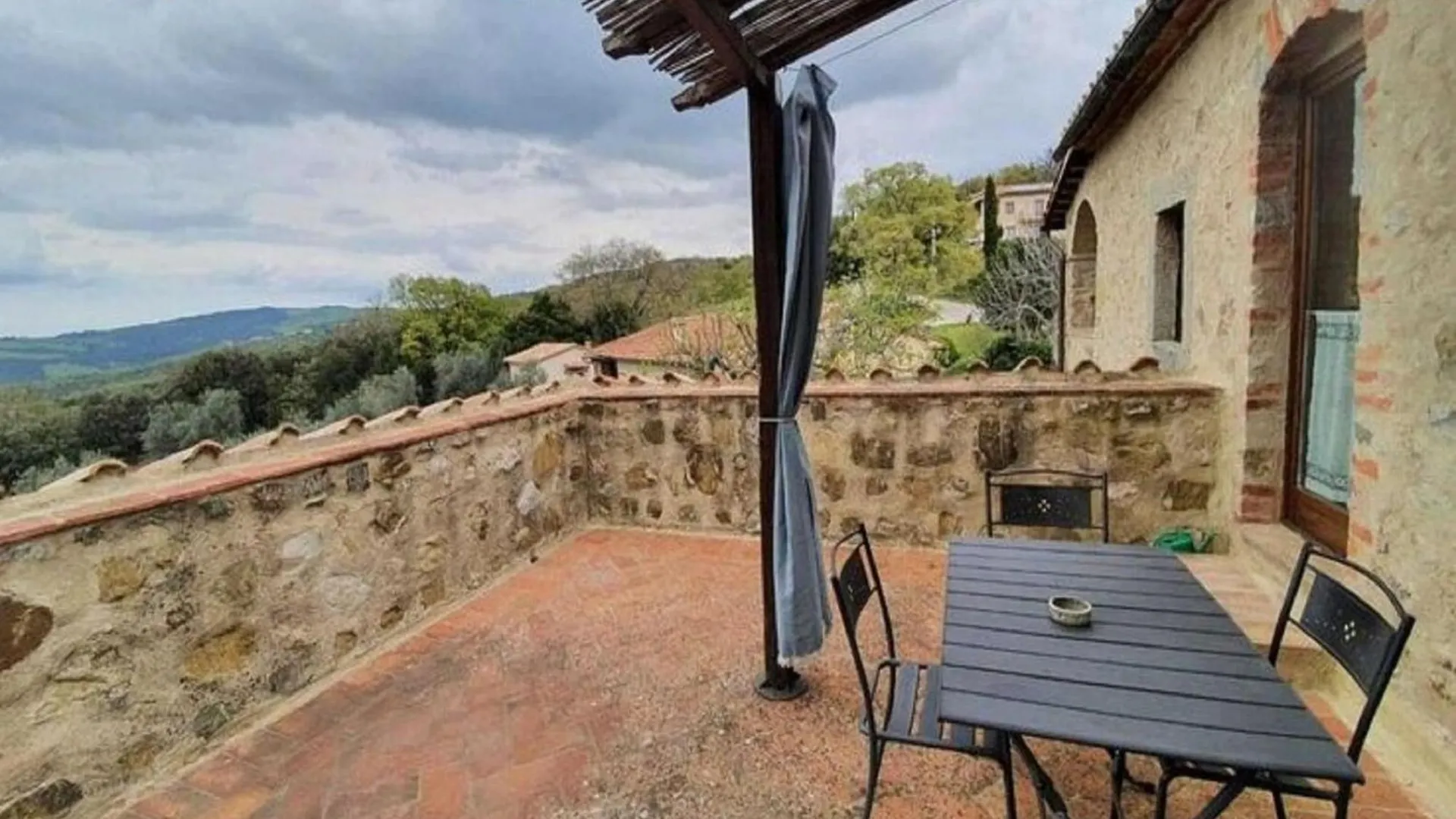 Pleasant Holiday Home In Seggiano With Private Terrace Italy