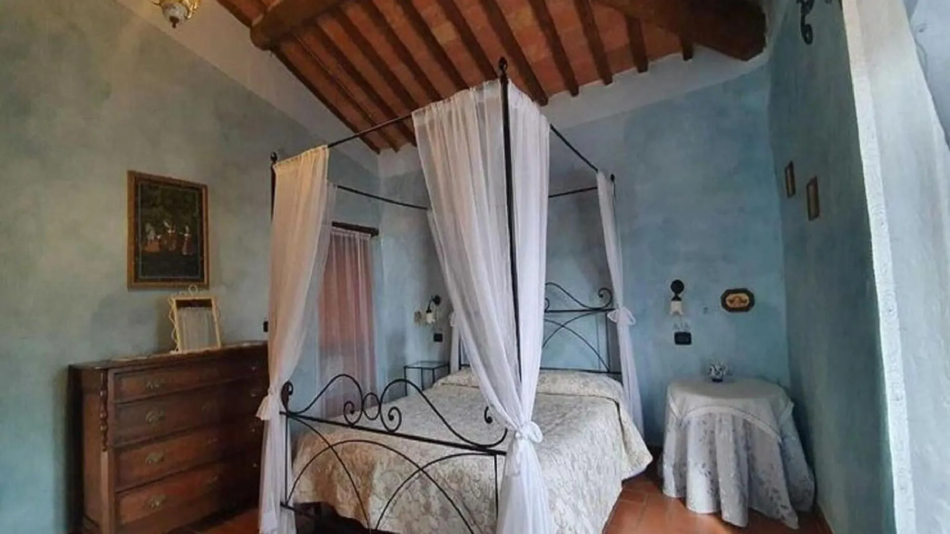 Pleasant Holiday Home In Seggiano With Private Terrace