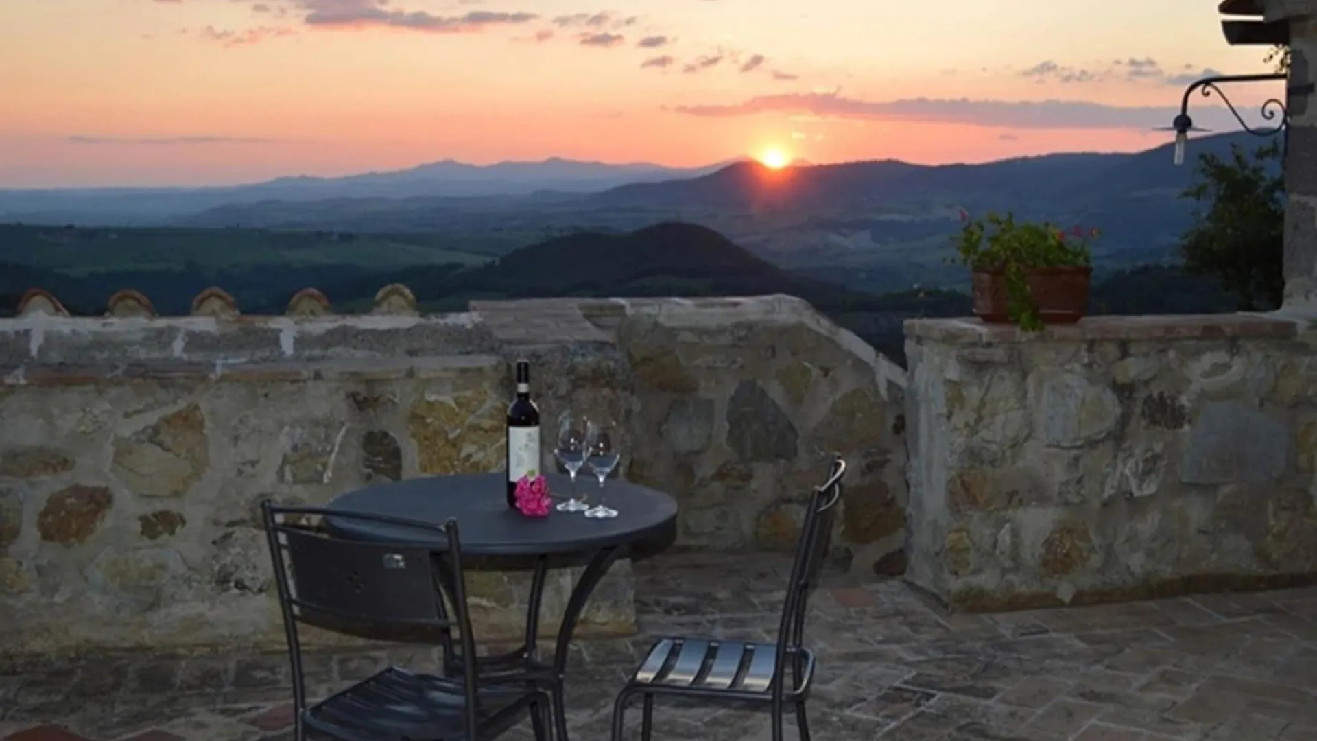 Pleasant Holiday Home In Seggiano With Private Terrace