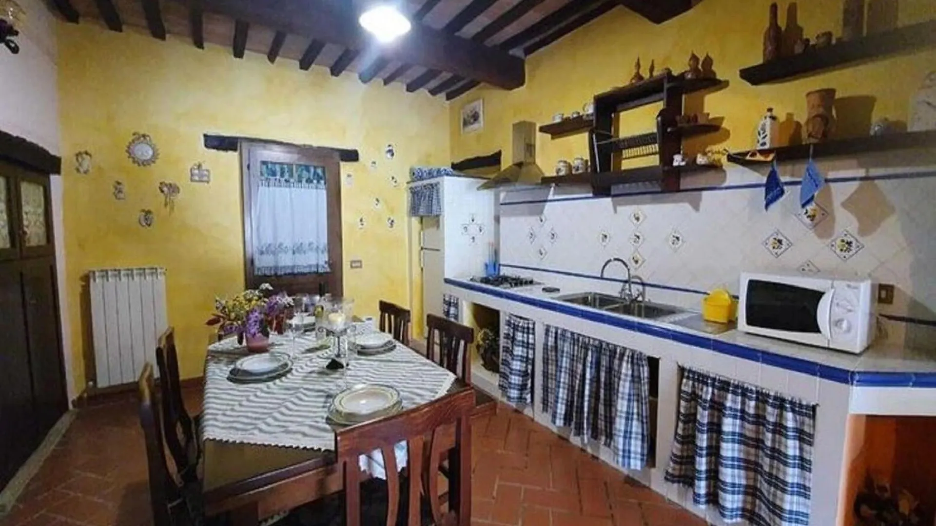Pleasant Holiday Home In Seggiano With Private Terrace