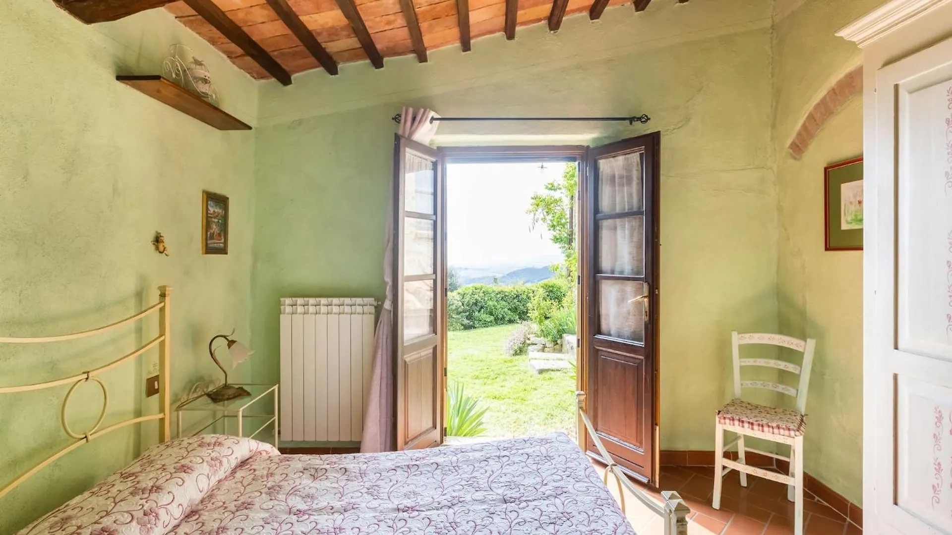 Pleasant Holiday Home In Seggiano With Private Terrace