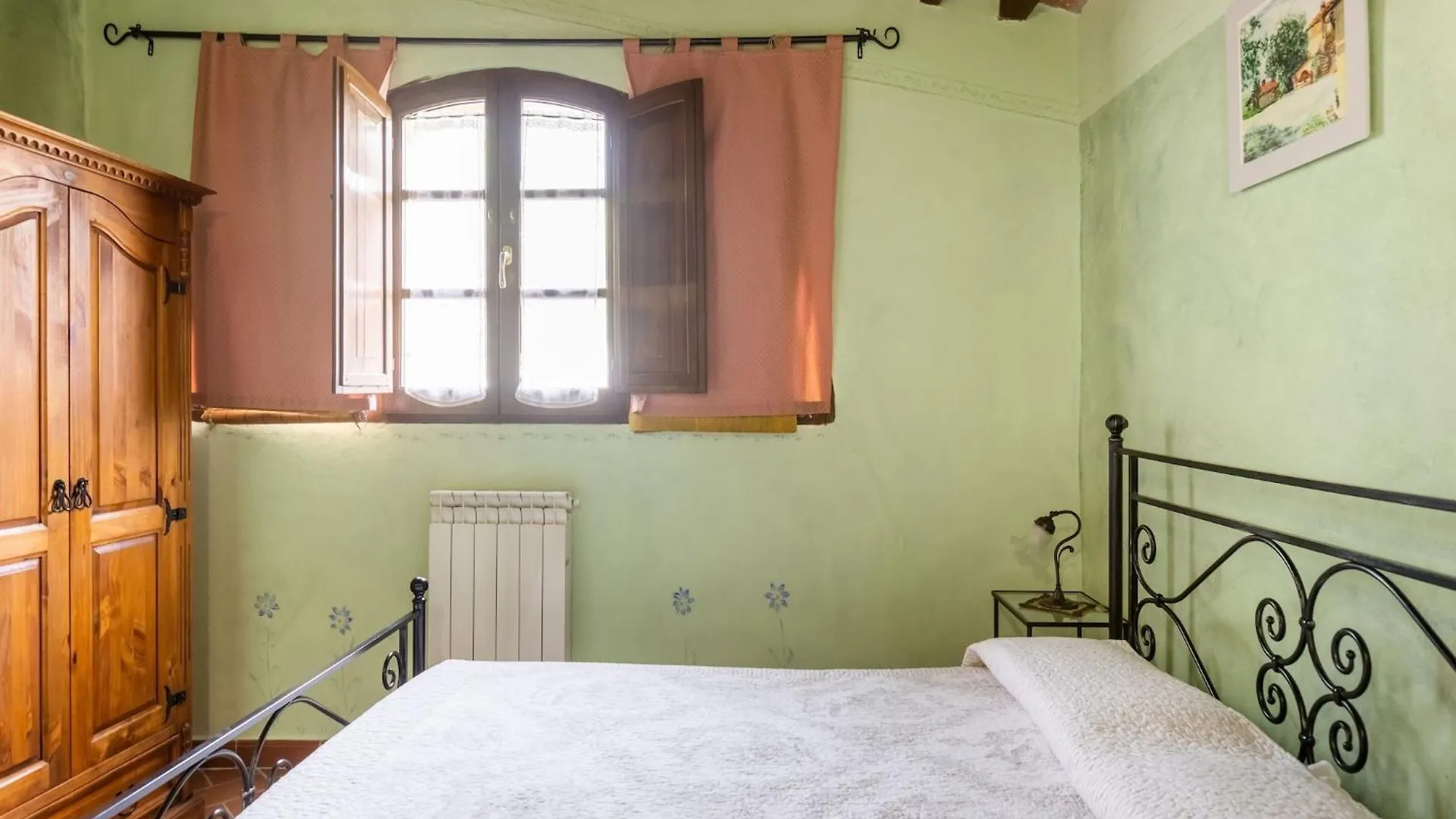 Pleasant Holiday Home In Seggiano With Private Terrace