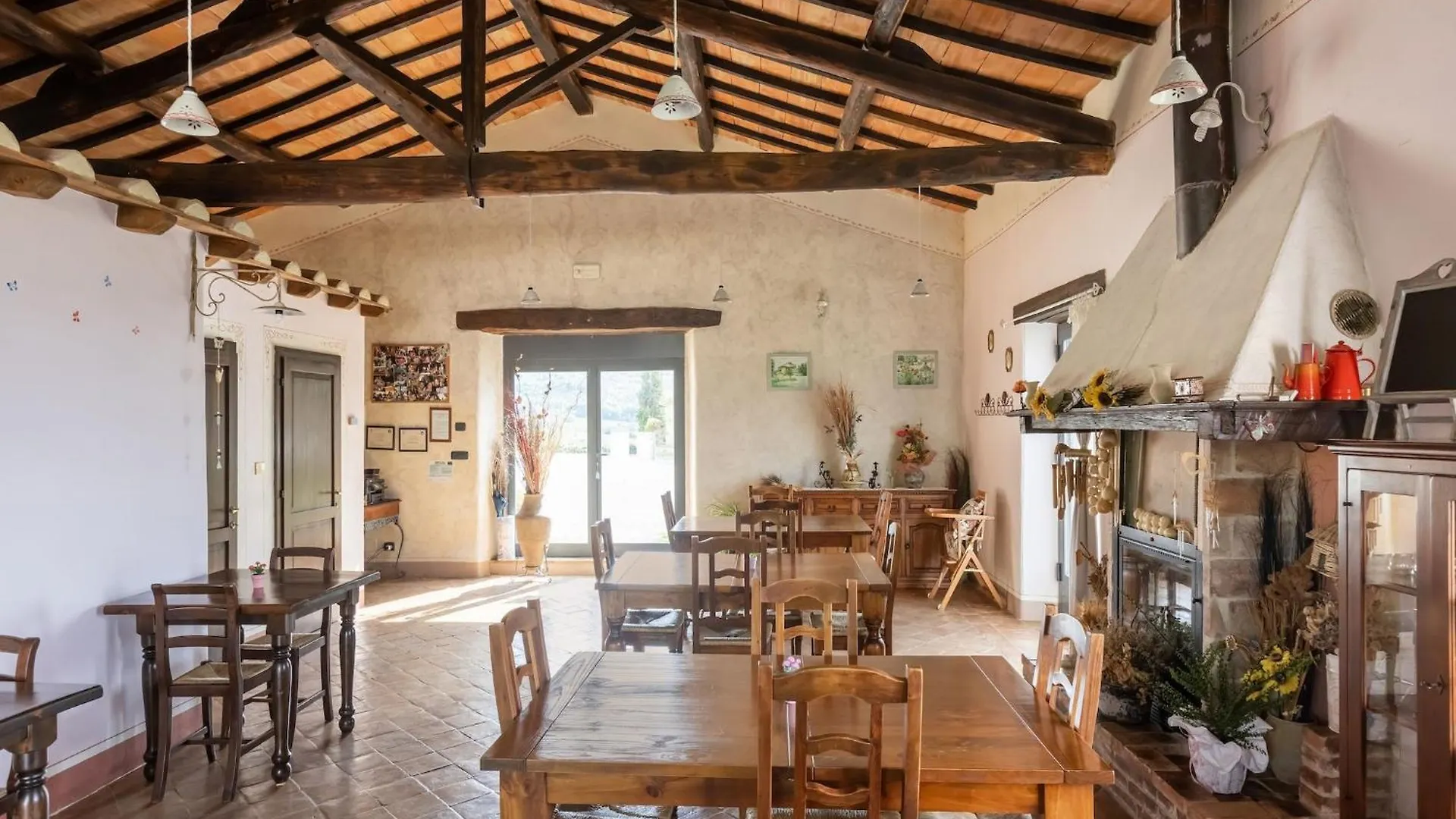 Pleasant Holiday Home In Seggiano With Private Terrace
