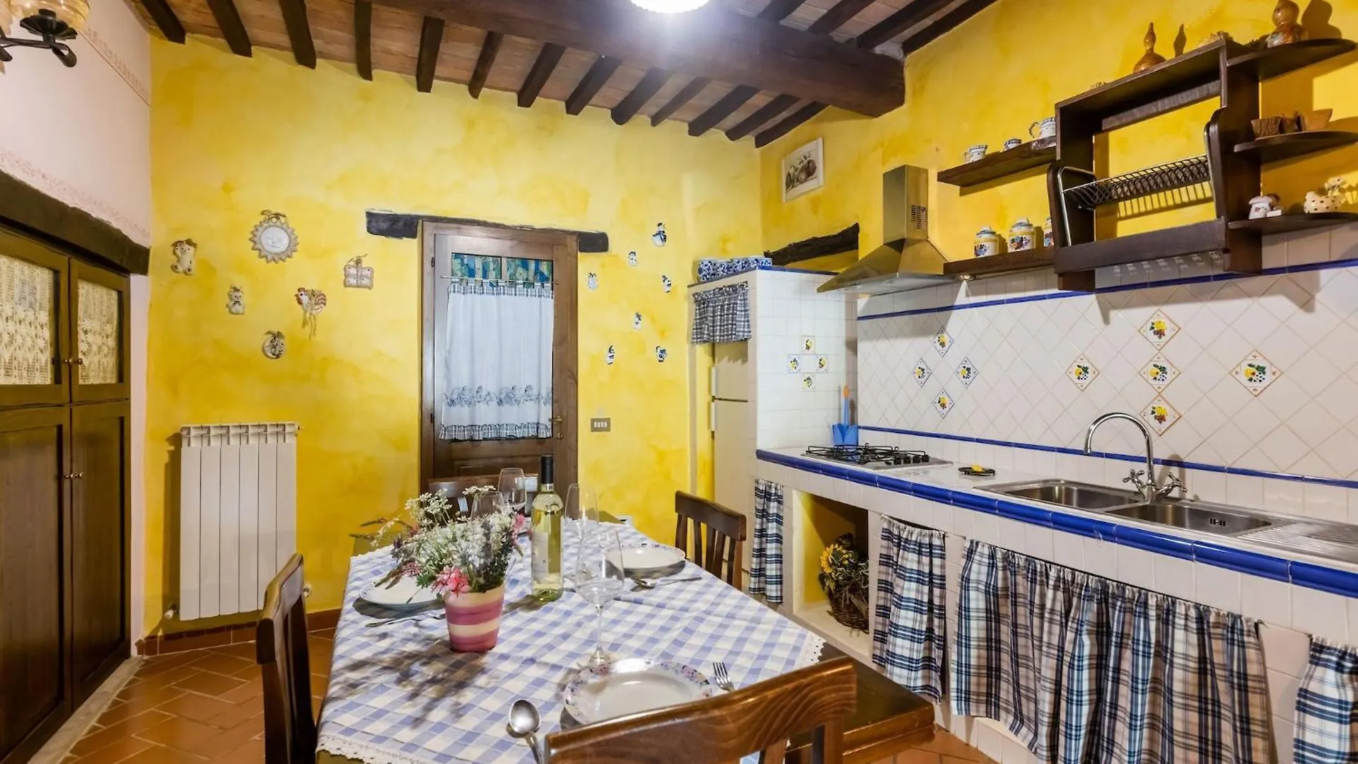 Pleasant Holiday Home In Seggiano With Private Terrace